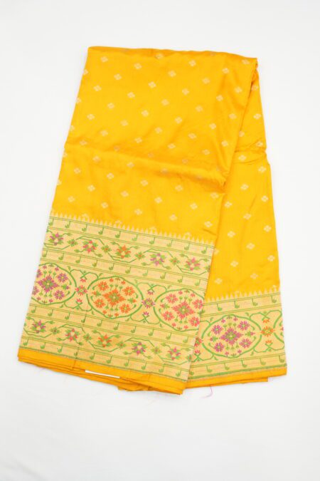 Banaras Pattu